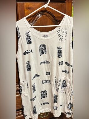 Island Beach White Sleeveless Dress with Navy Abstract Print